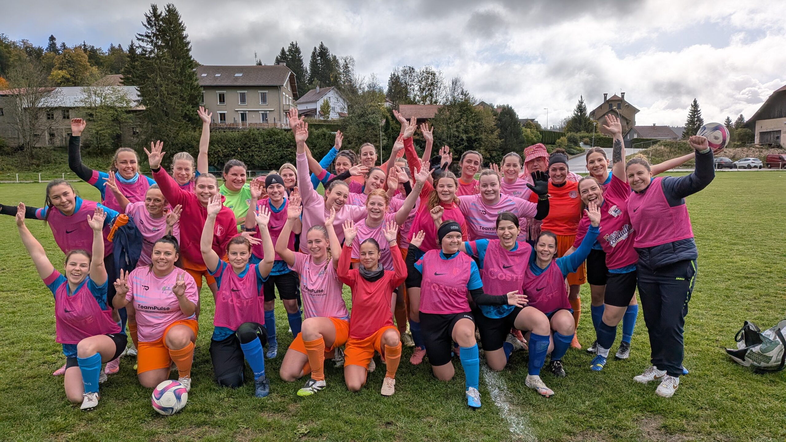 Octobre Rose 2025 - FCLRV/Lievremont Arçon Seniors Féminines